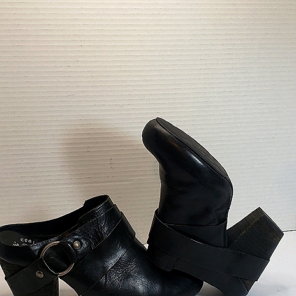 Kork-Ease Women's Courtney Harness SlipOn Mule Clogs Black Leather Sz 8 … - Picture 2 of 13